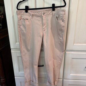 Super Light Pink Capris – Size 16 | Soft & Stylish